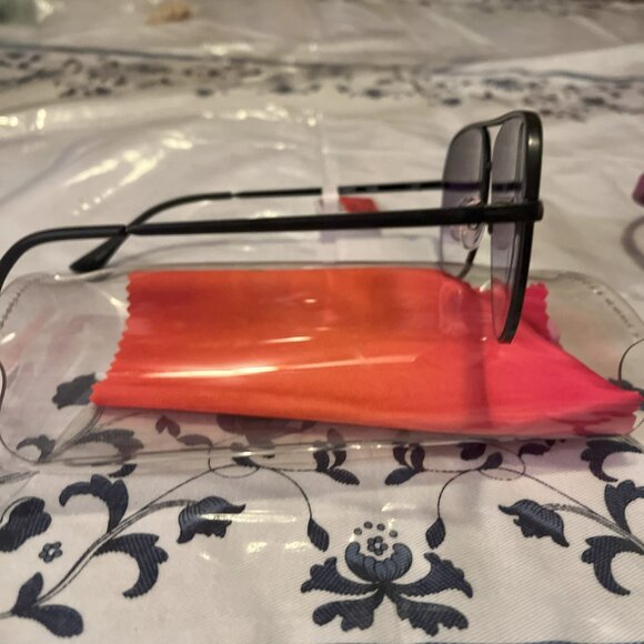 NWT Black Quay  Sunglasses High Key - Picture 2 of 2